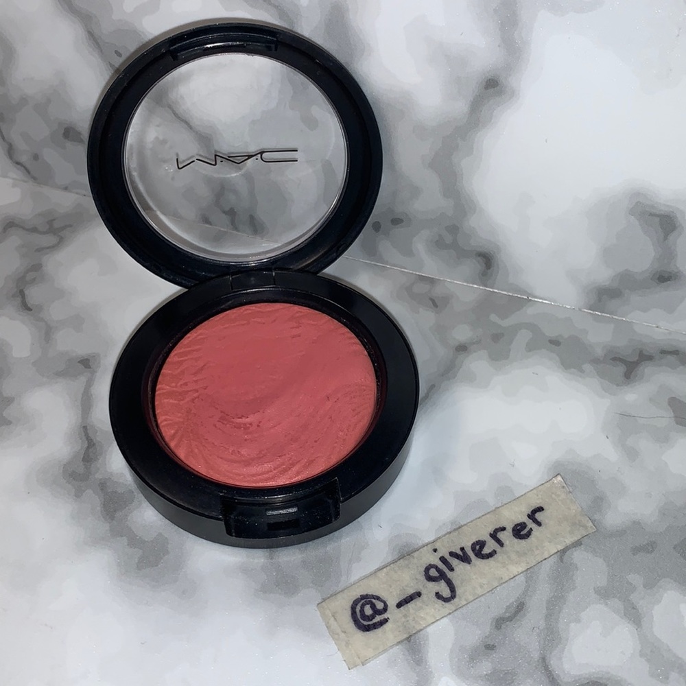 FLAMING CHIC MAC Extra Dimension Blush